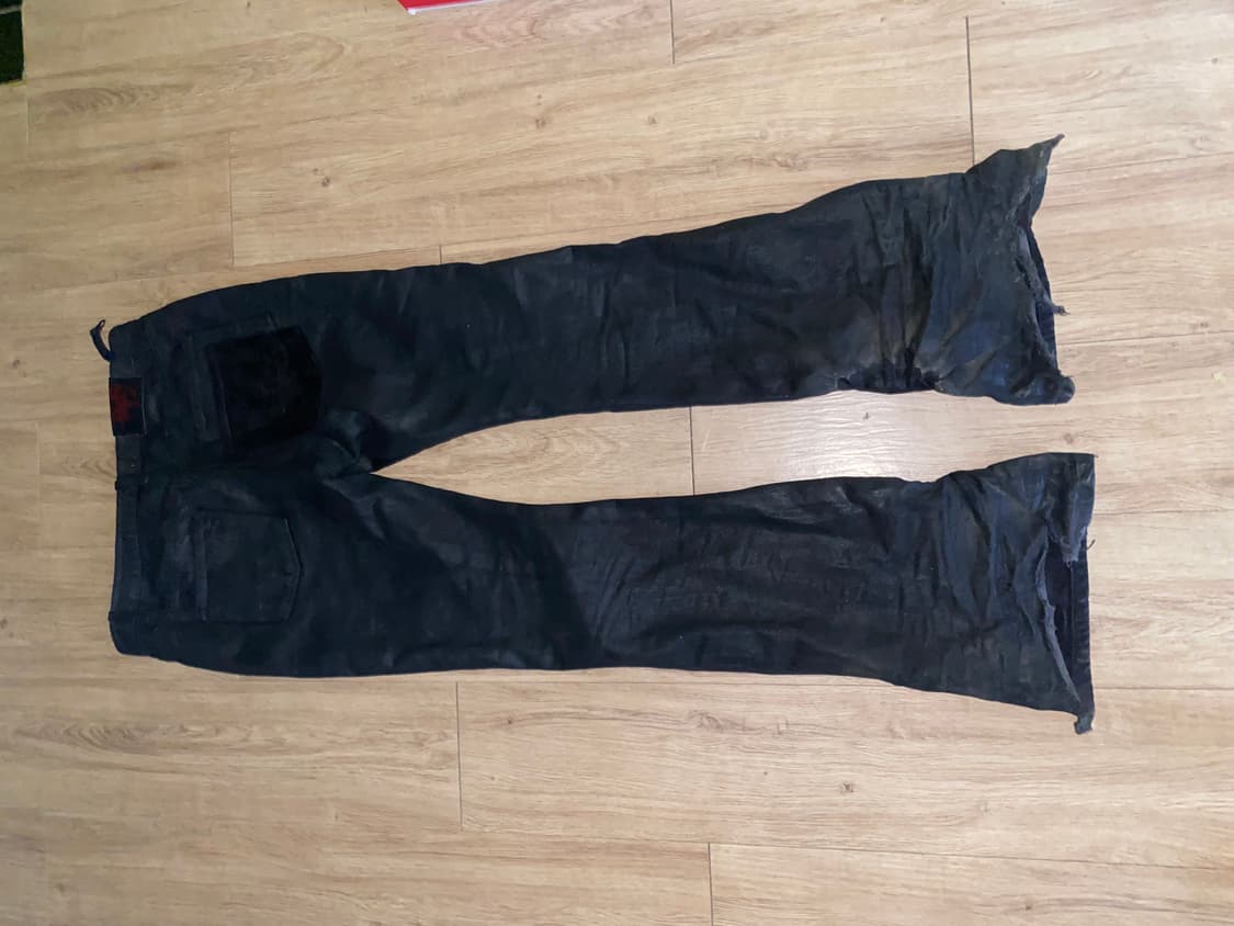 에모스탠스클럽 x 언더마이카
에문플레어진 상품이미지3