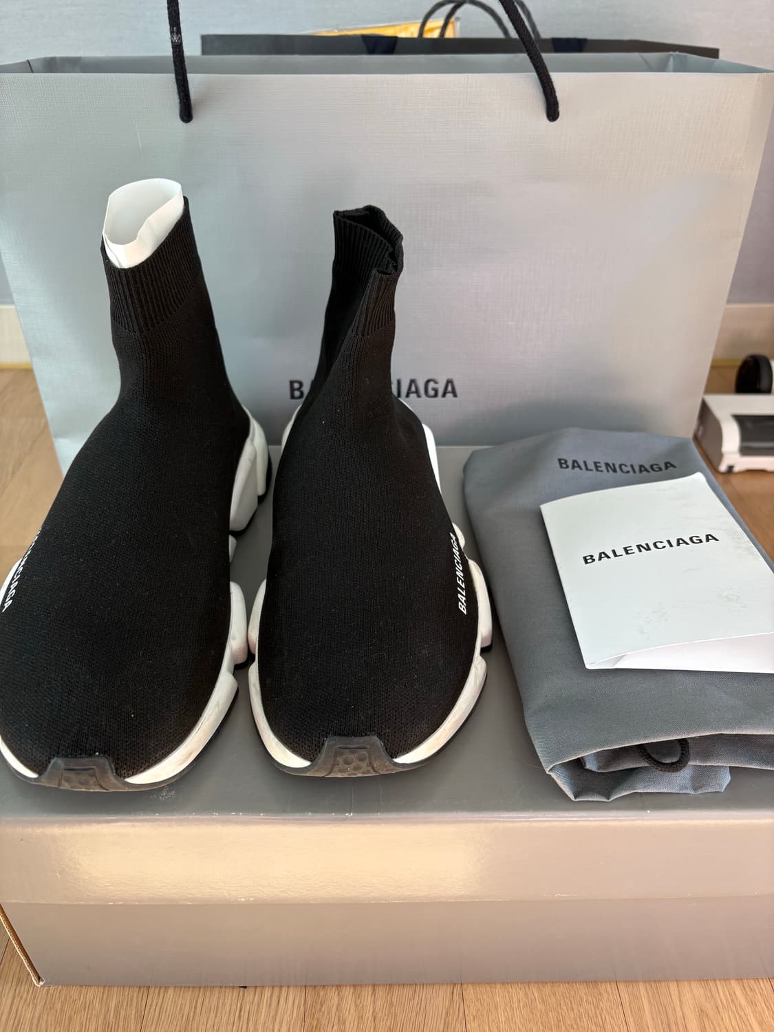 발렌시아가 스피드러너 265 민트급 상품이미지1