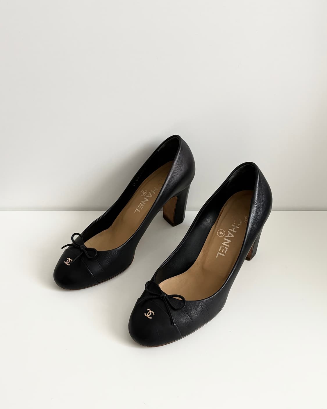 CHANEL 빈티지 샤넬 cc로고 리본 펌프스 힐 38C 상품이미지5