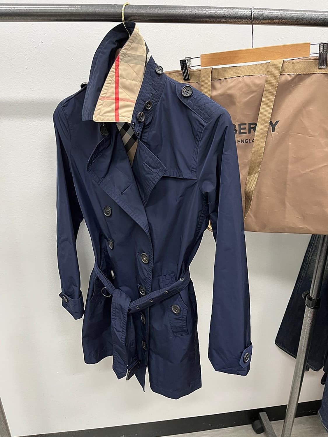 66) 버버리 네이비 폴리쉘 트렌치코트  상품이미지6