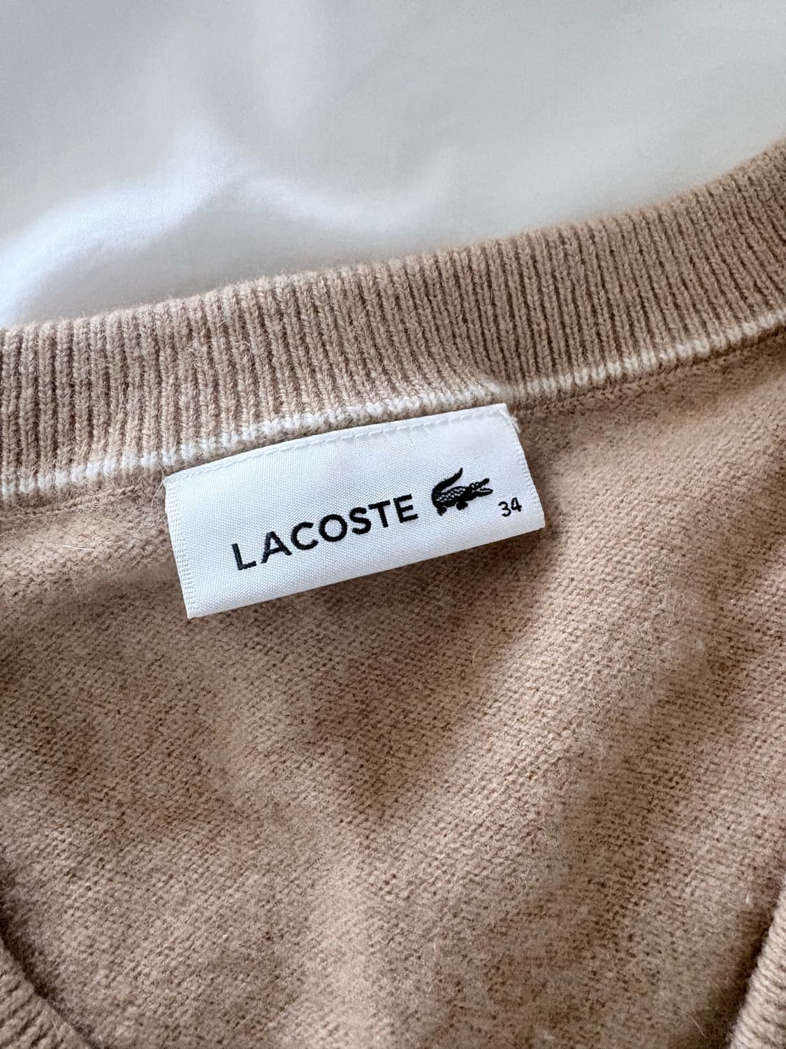 라코스테 베이지 브이넥 울니트  상품이미지2