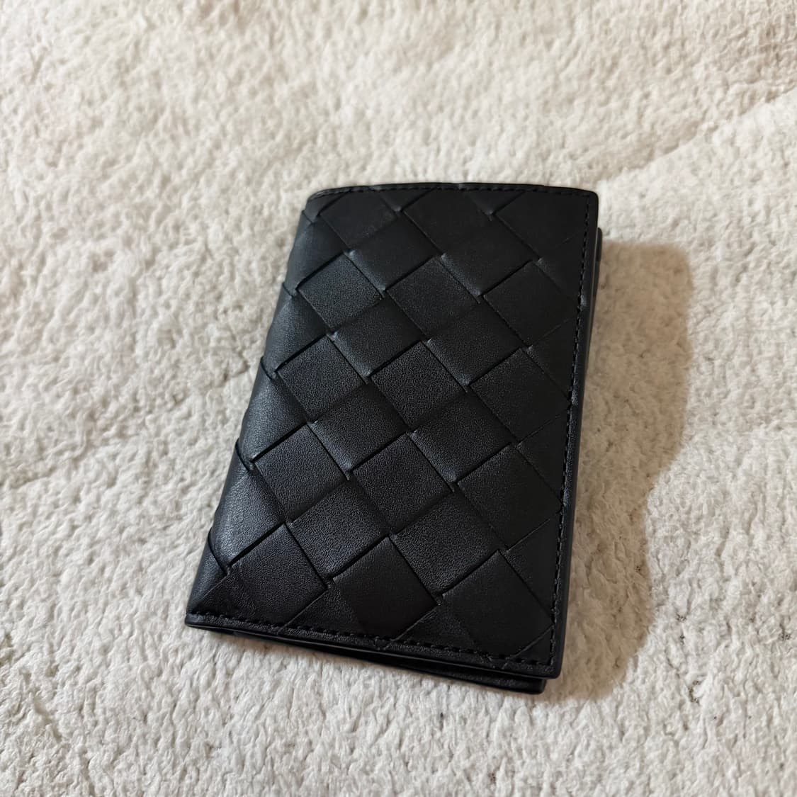 [OS] 25FW 보테가베네타 인트레치아토 플랩 카드지갑 케이스 상품이미지1