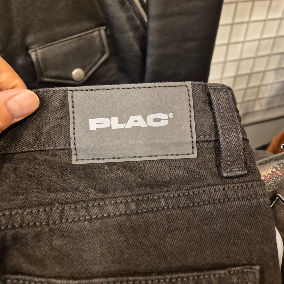 30인치 플랙진 MILAN 블랙진 상품이미지3