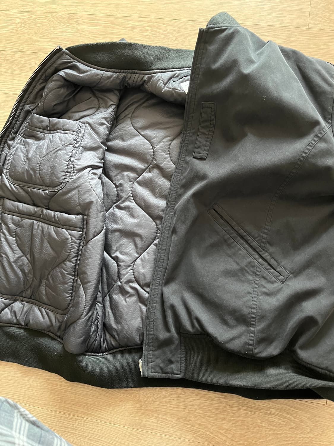 에스피오나지 MA-1 Bomber Jacket - Black 상품이미지5