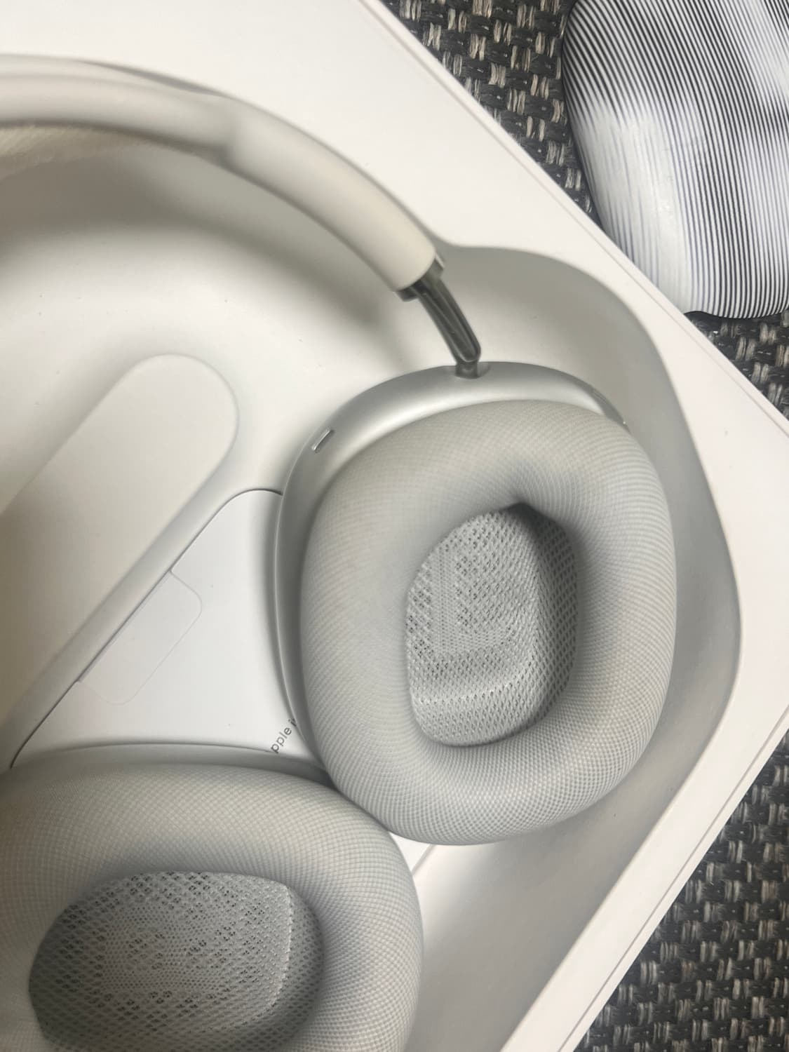 에어팟 맥스 실버  상품이미지6