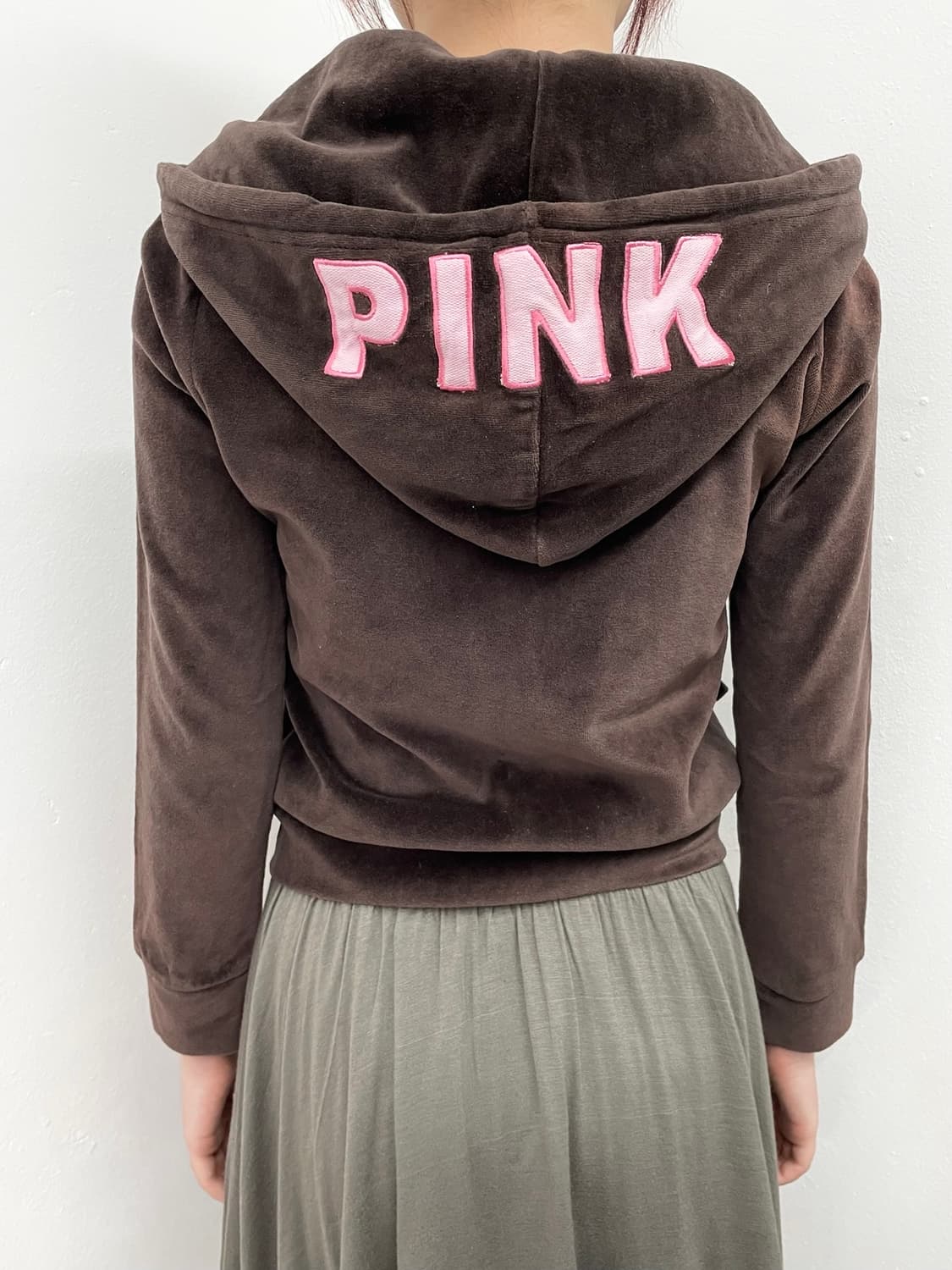 브라운 벨벳 핑크 로고 집업 상품이미지3