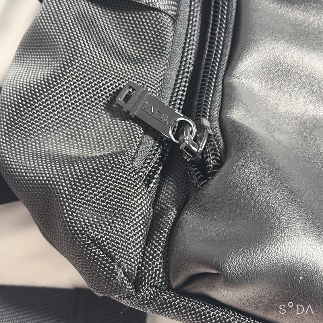 TUMI 투미 블랙 백팩 가방 상품이미지4