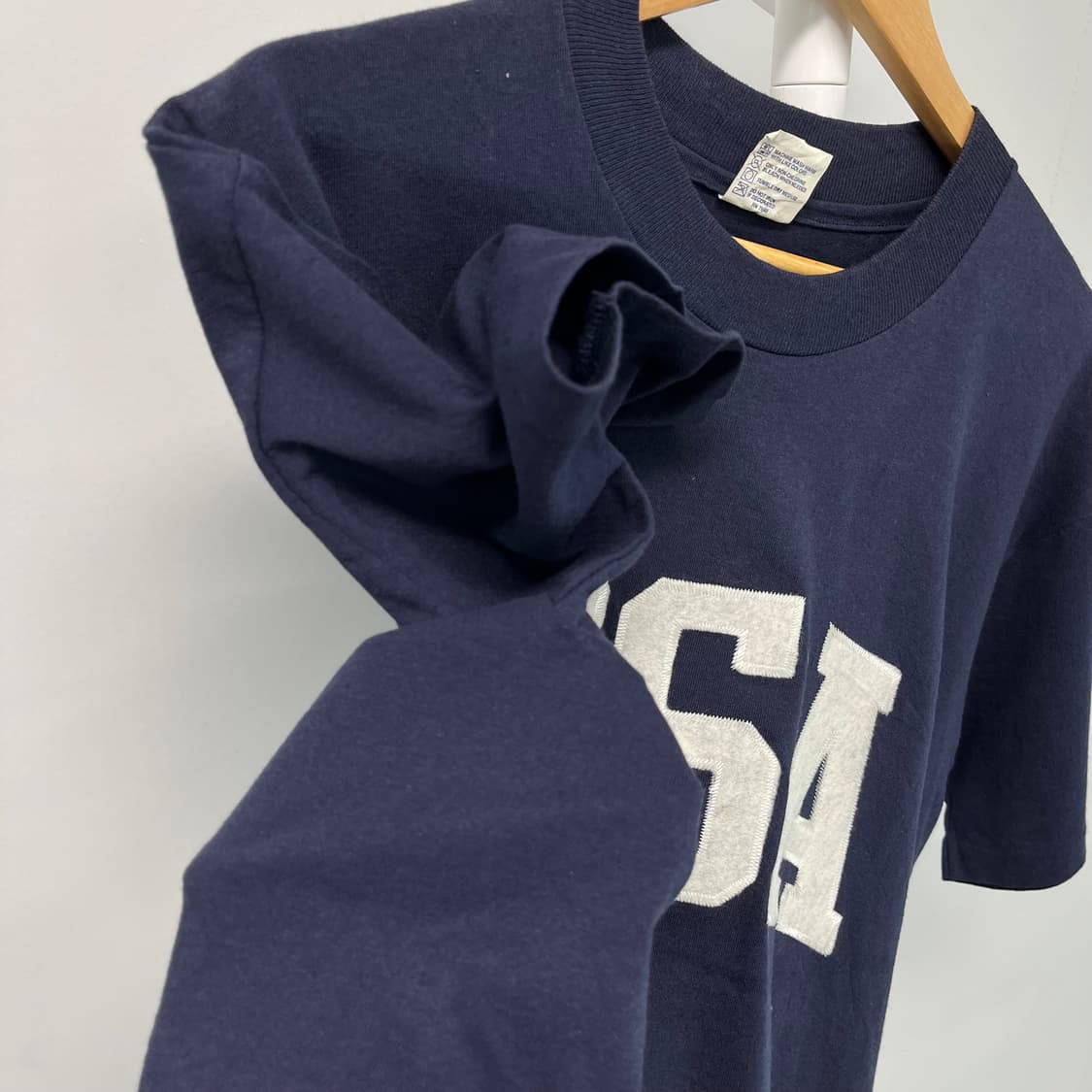 [L] USA 90s college ware 패치 반팔 티셔츠 다크네이비 상품이미지4