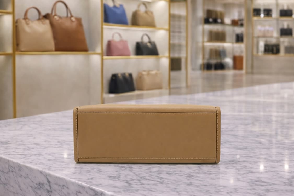 [A급] 펜디 선샤인 카프스킨 쇼퍼백 미디엄 브라운 판매합니다!!! 상품이미지3