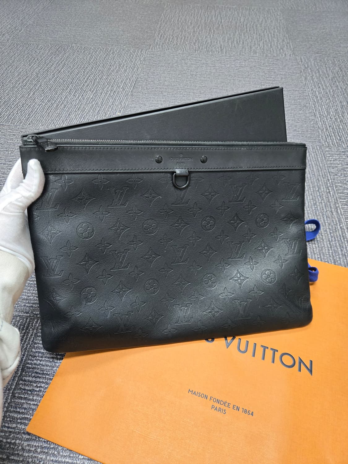 [특가][정품] 루이비통 쉐도우 클러치백 상품이미지1