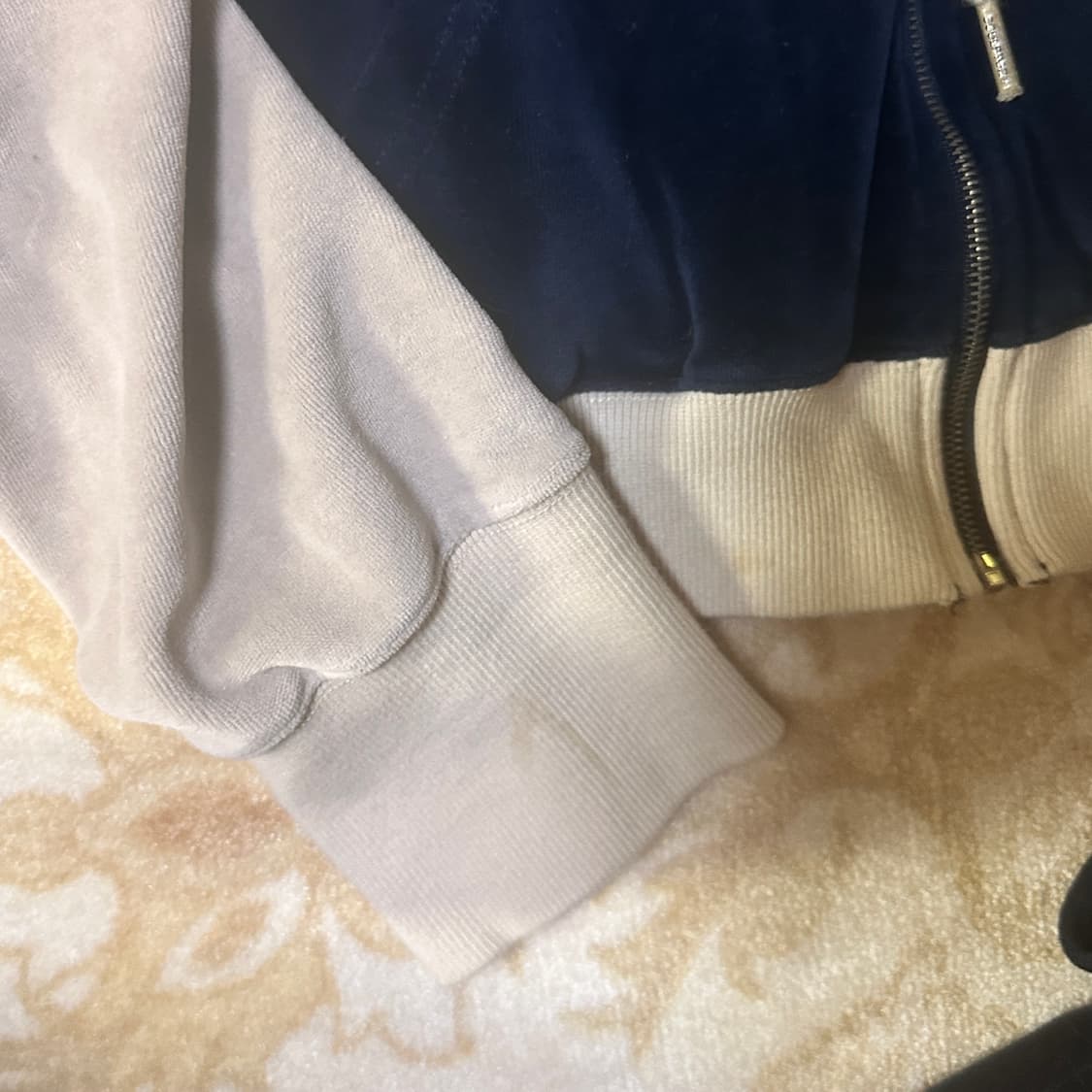 스컬프터 벨루어 셋업 후드집업 스커트 상품이미지5