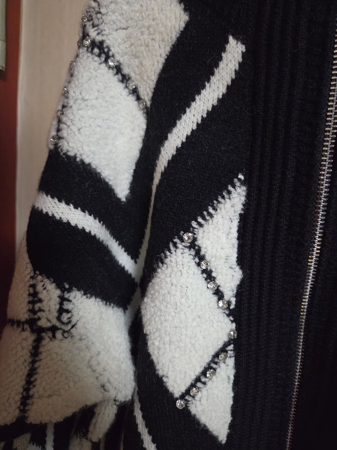 르니앤맥코이 다이아몬드 니트 집업 FF 새제품 상품이미지3