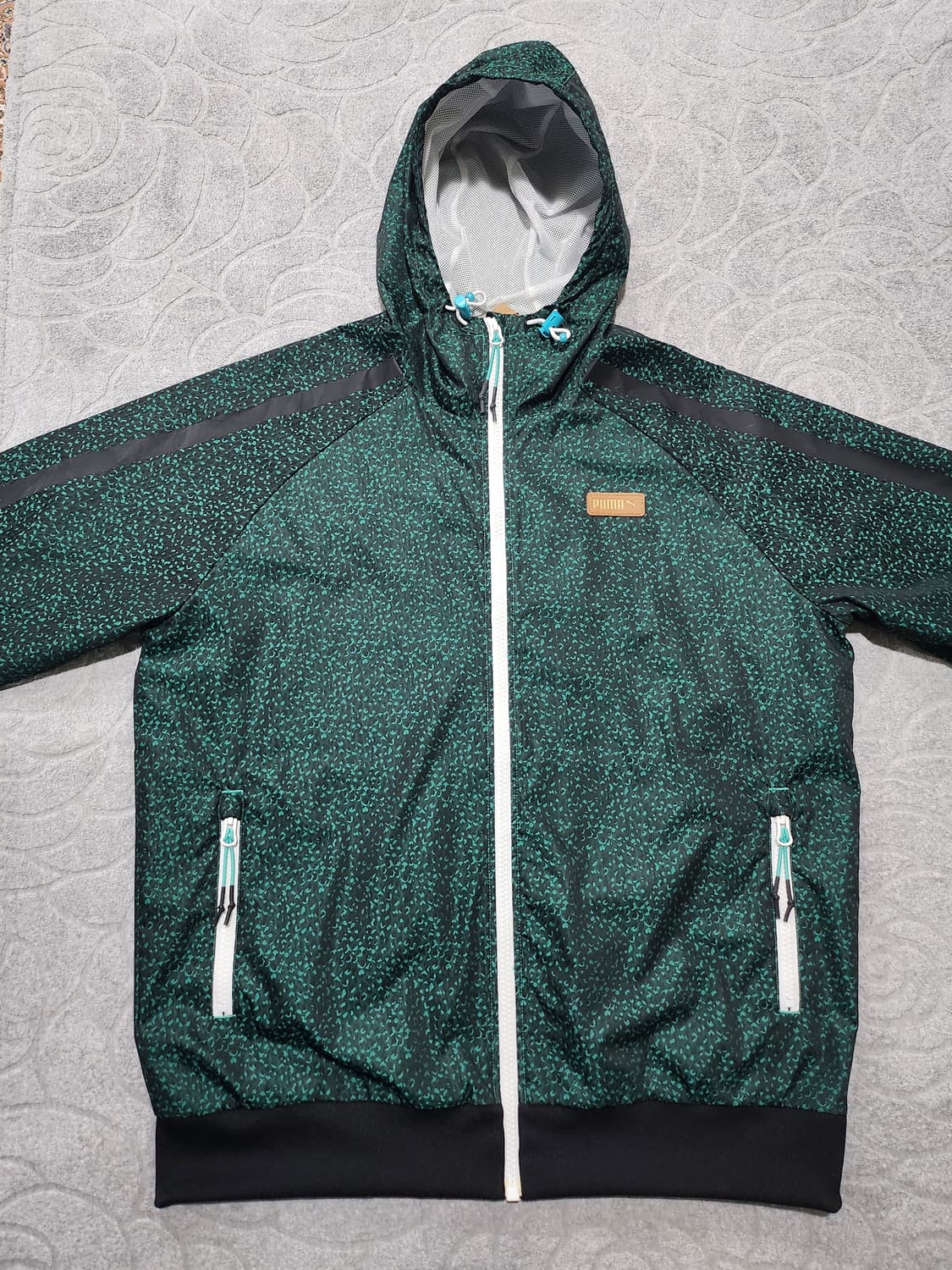 푸마(PUMA) 유니크 패턴 후드 바람막이 XL(새상품) 상품이미지1