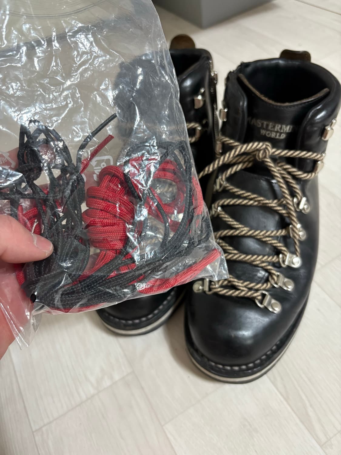 대너 x 마스터마인드 하이킹 부츠 상품이미지5