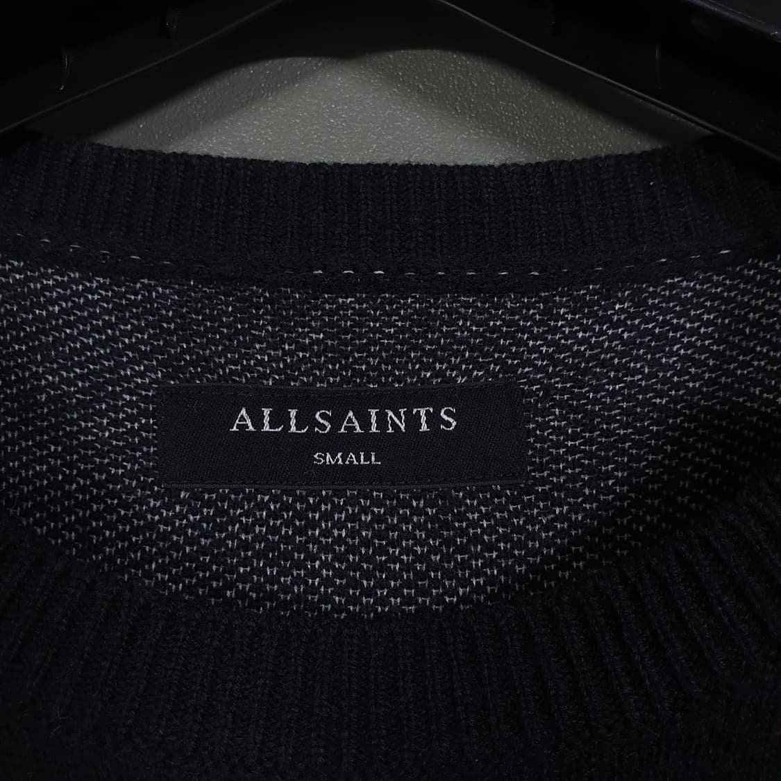 실측 M) 올세인츠 코르탄 크루 그라데이션 배색 울 모 니트 스웨터 블랙 상품이미지4