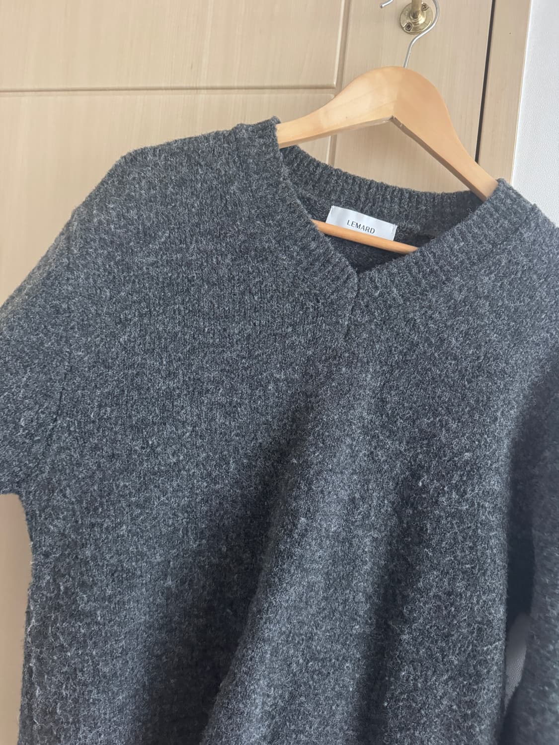 르마드 오버 브이넥니트 상품이미지3