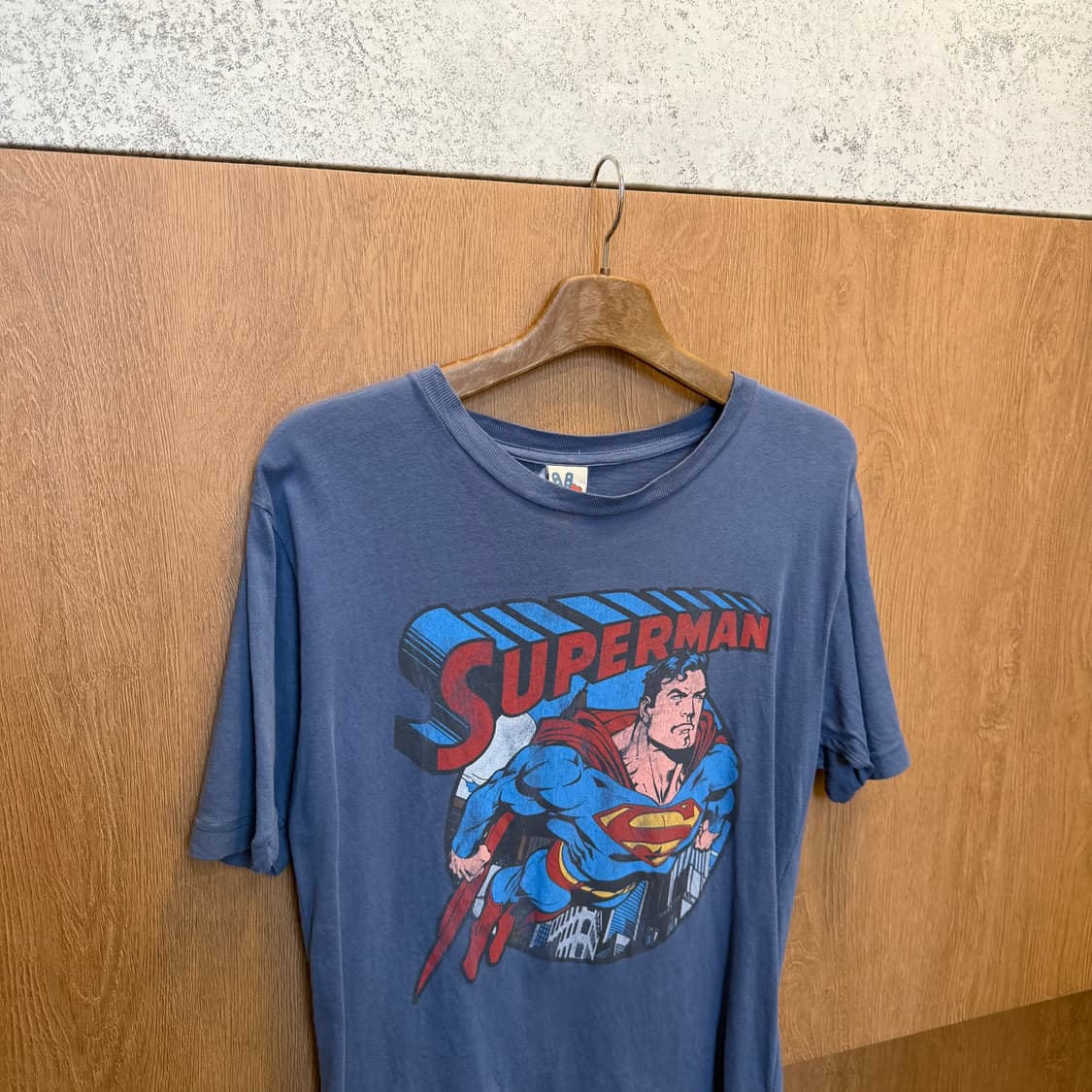 정크 푸드 라운드넥 반팔 티셔츠 DC 코믹스 슈퍼맨 프린팅 디테일 블루 상품이미지3