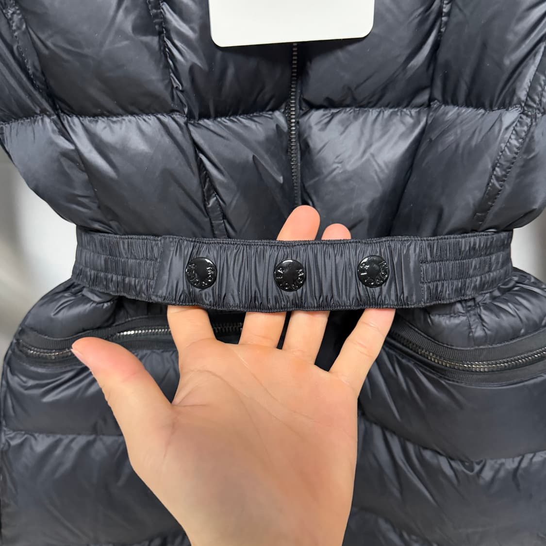 [S+급/00] 몽클레어 보에딕 여성패딩 블랙 폭스퍼 풀구성 상품이미지6