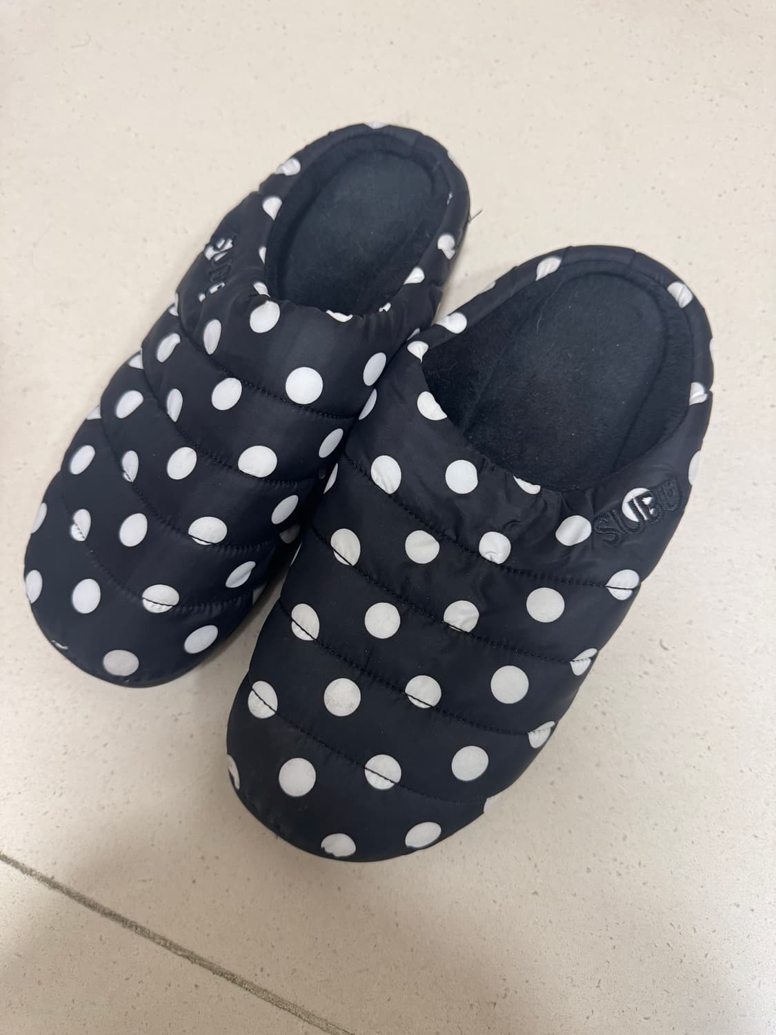 스부 도트 패딩슬리퍼 상품이미지1