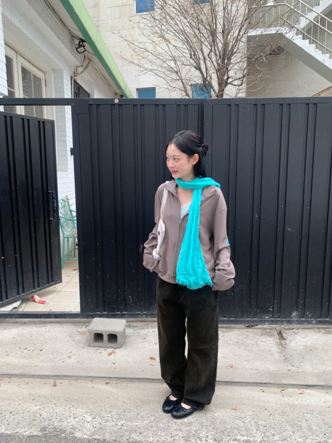 하우유 메이미 컬러 주름 롱 스카프 상품이미지3