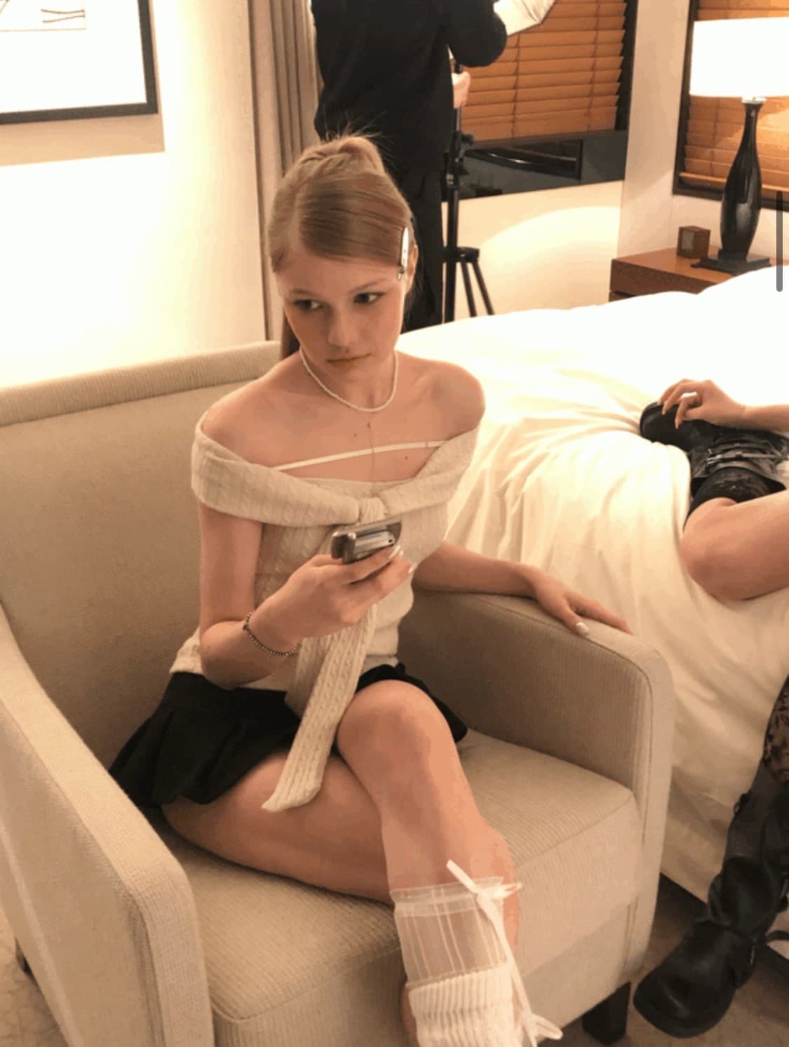 포어링 차나 오프숄더 니트 아이보리 상품이미지4