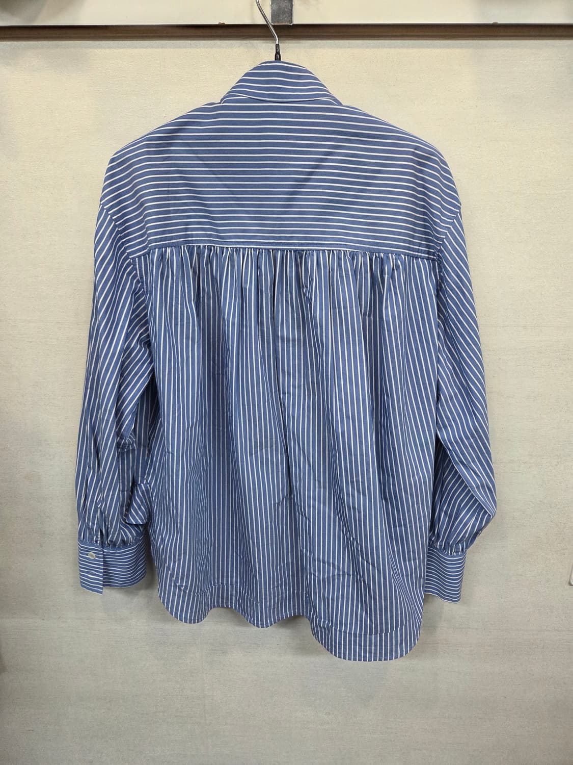 럭키슈에뜨 스트라이프 노카라 셔츠긴팔 38사이즈  상품이미지2