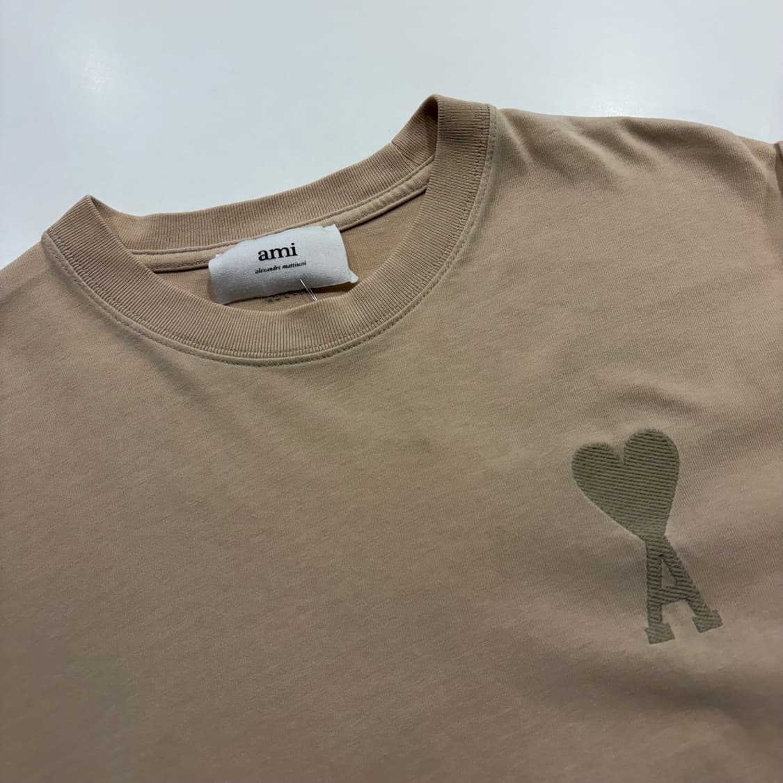 [S] 아미 스몰 하트 반팔 티셔츠 베이지 C429 상품이미지3