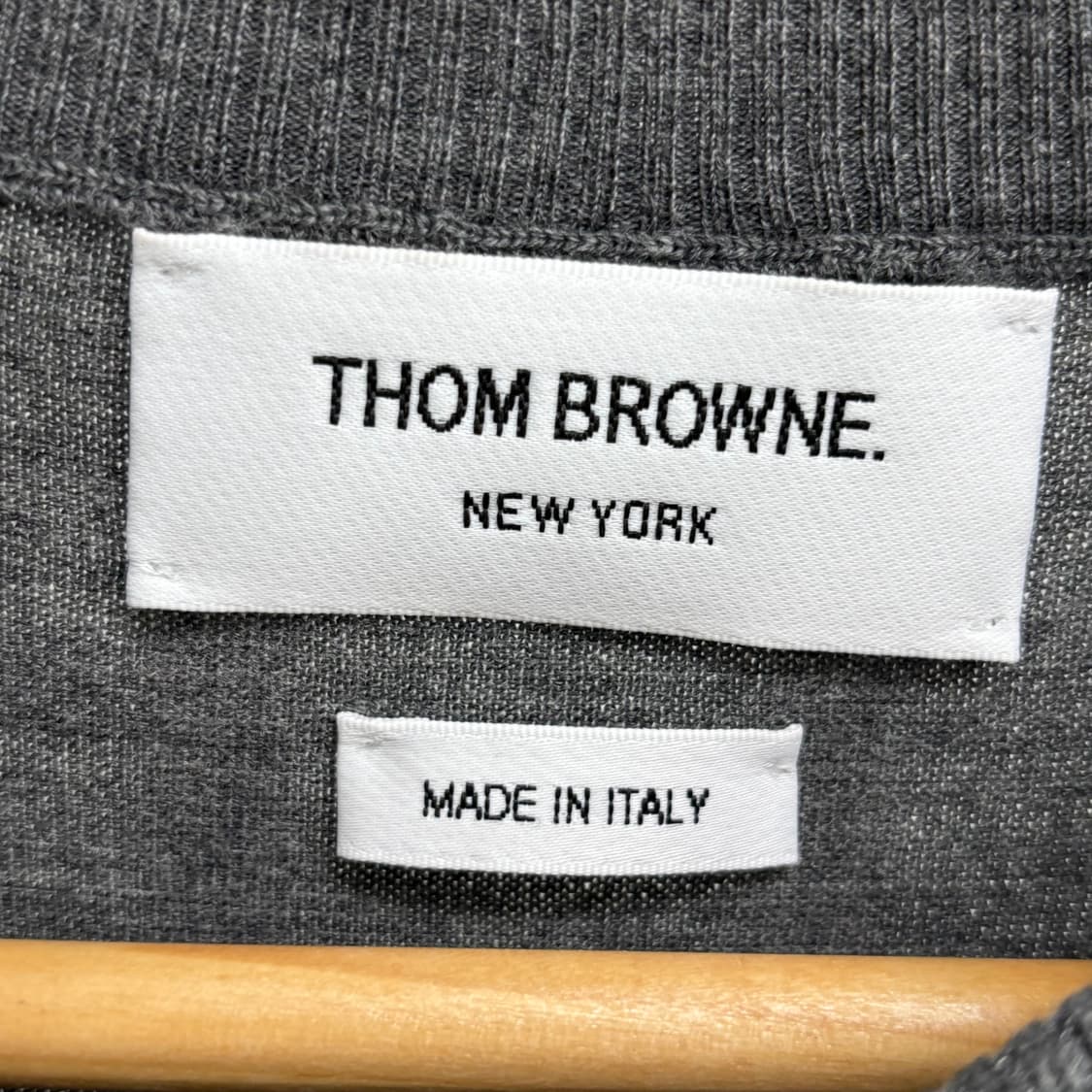 [3]톰브라운 사선완장 펀믹스 니트 상품이미지3