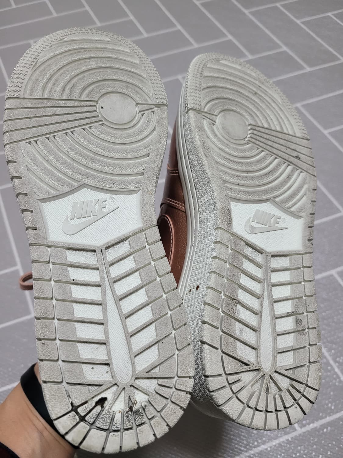 나이키 에어 조던 1 레트로 로우 리프트 팬텀 스니커즈 30 상품이미지7