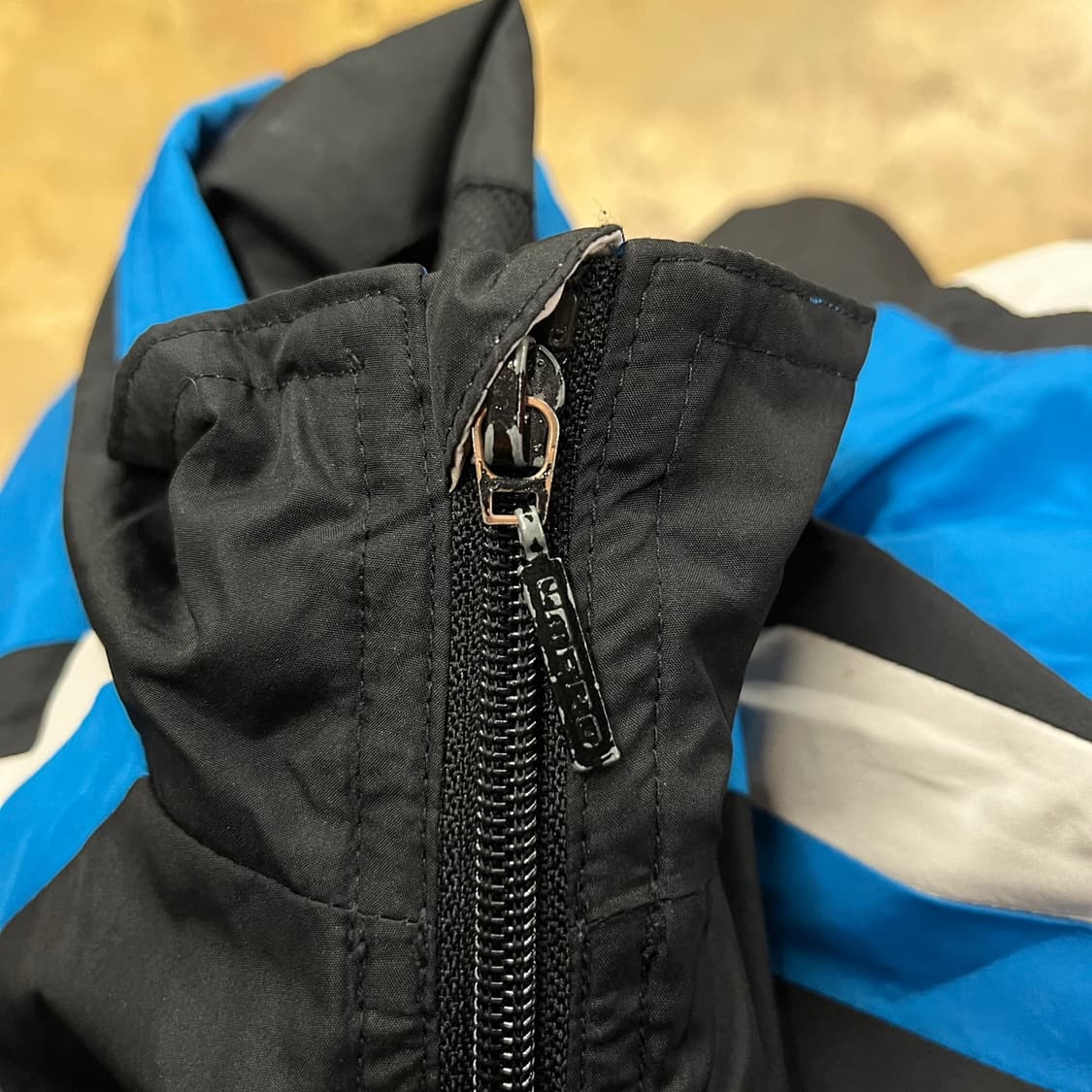 [정품/100,xl] 엄브로 블랙 블루 바람막이 자켓 b19 상품이미지5