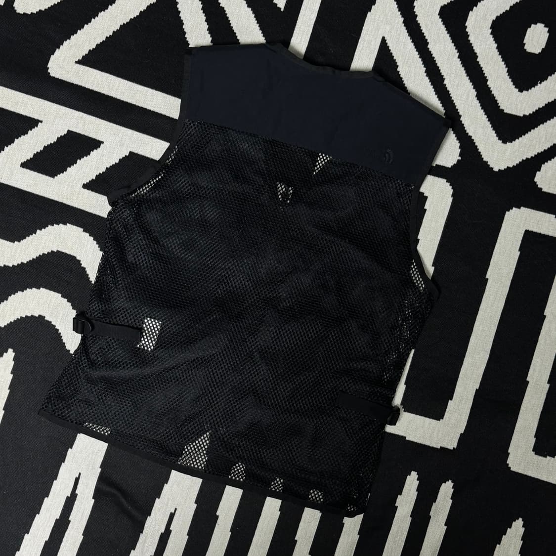 노스페이스 고프코어 메쉬 조끼 L 상품이미지4