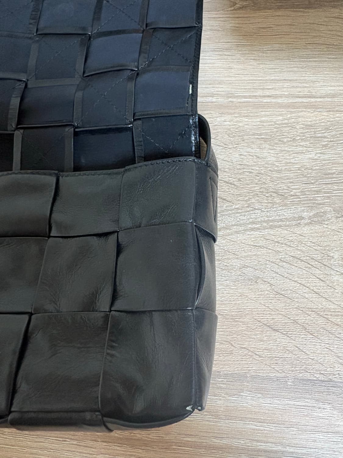 보테가베네타 카세트백 삼각 버클 상품이미지3