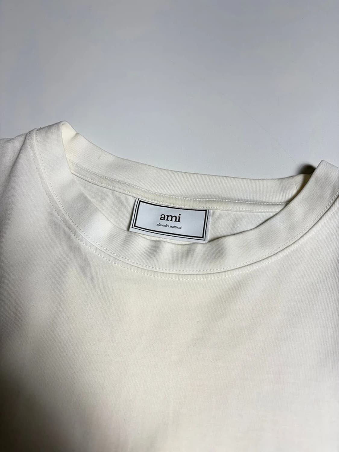 아미 AMI 20FW 스몰 하트 로고 롱슬리브 R1002 상품이미지5