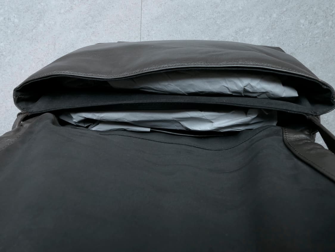 어트 레터백 다크브라운 상품이미지4