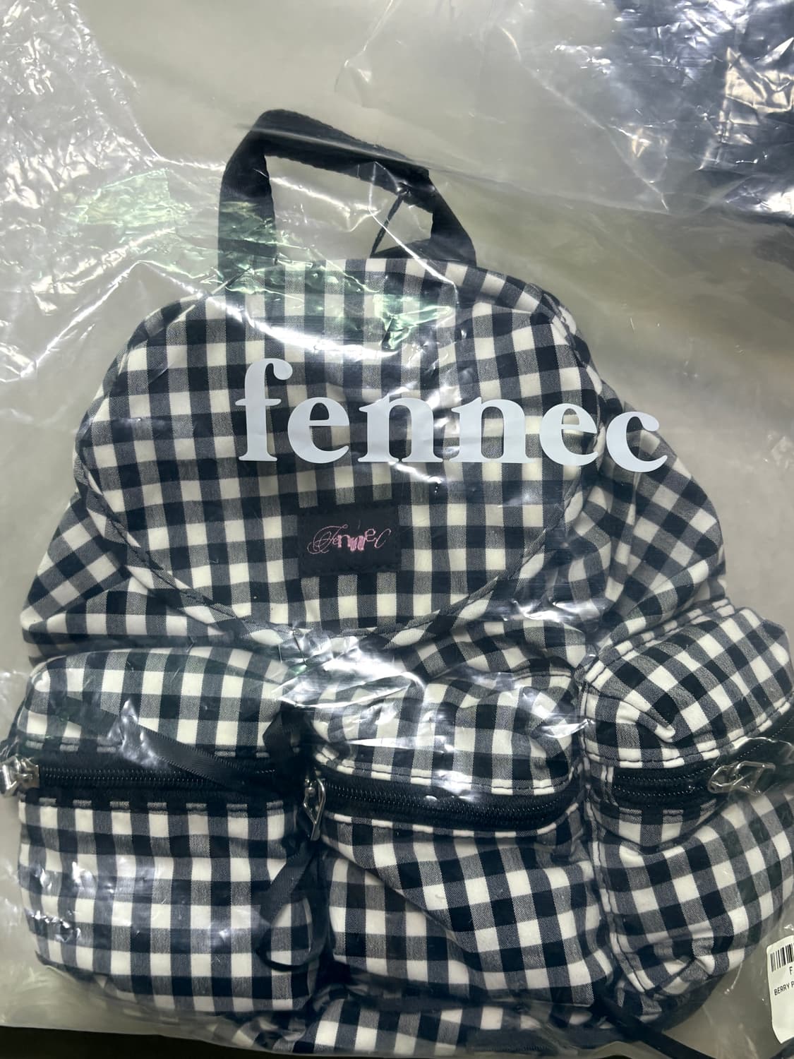 페넥 BERRY POCKET BACKPACK 체크 블랙 미니백팩 가방 상품이미지4