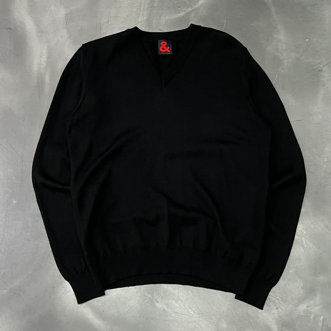  돌체앤가바나 브이넥 니트 y14490 상품이미지1