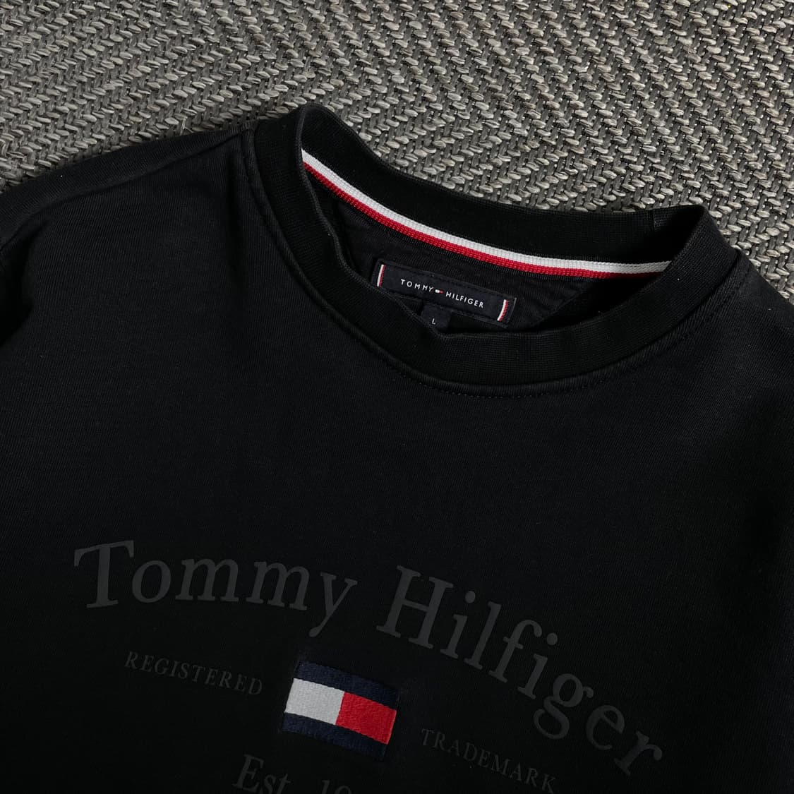타미힐피거 센터 자수로고 맨투맨 블랙o 4512 상품이미지4