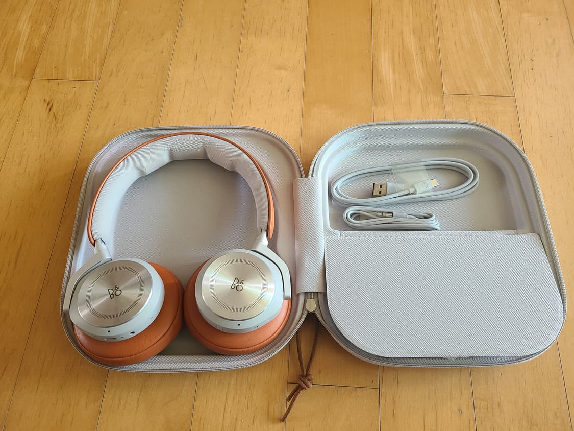 뱅앤올룹슨 Beoplay HX 팀버 무선 헤드폰 상품이미지1