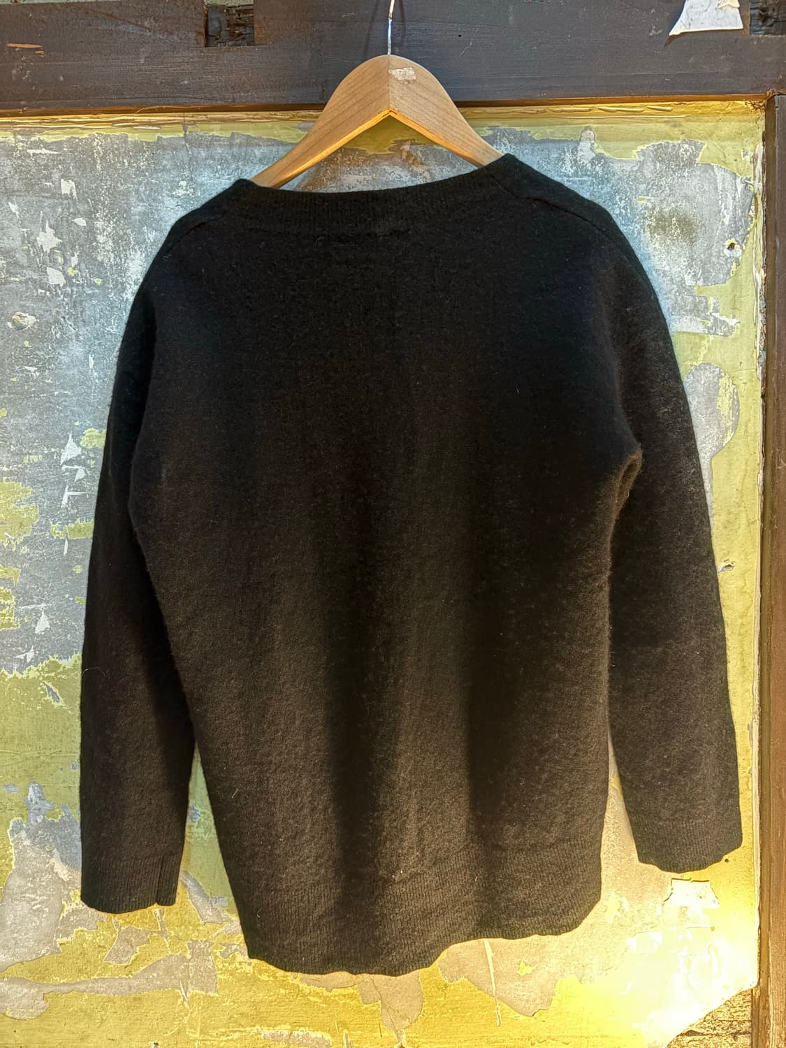 블랙 도톰 울캐시미어 브이넥니트 상품이미지2