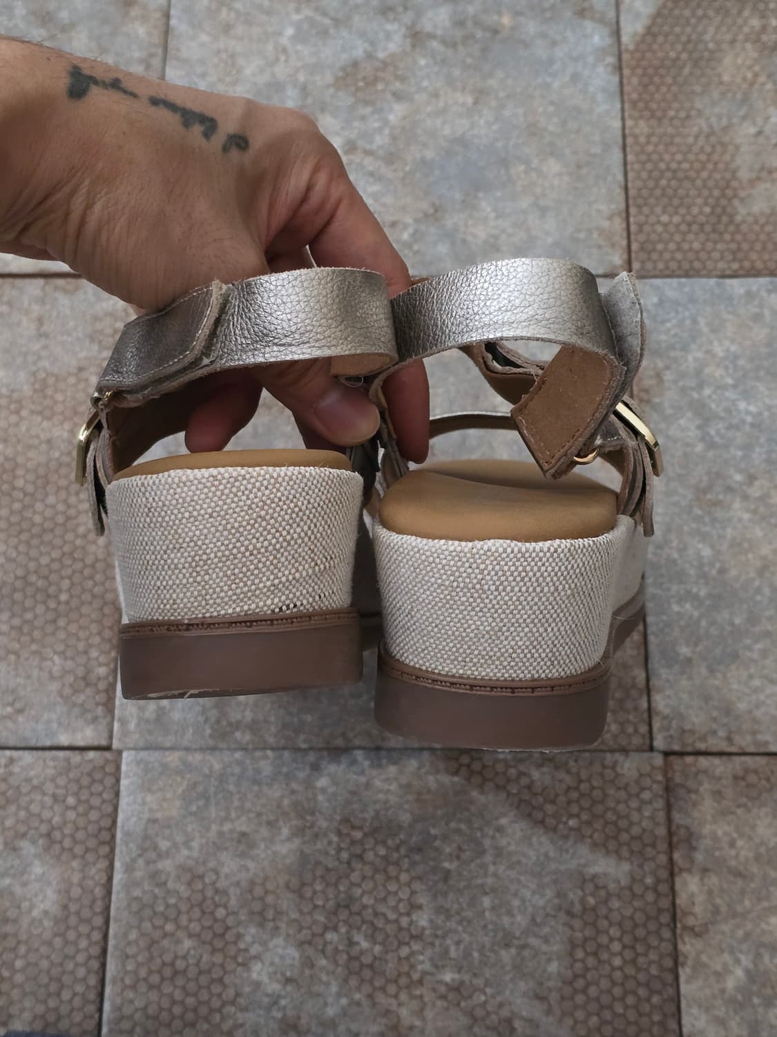 (235)락포트 델라니 피스 슬링 샌들 상품이미지7