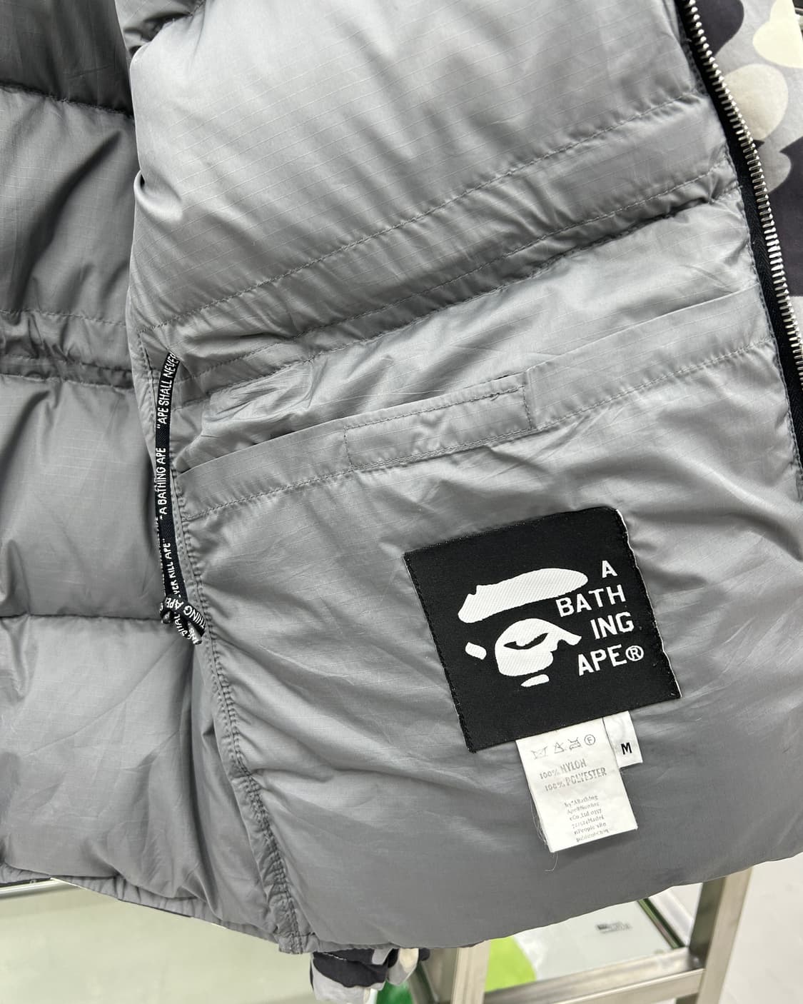 베이프 00s OG 퍼스트 그레이 카모 구스다운 푸퍼 자켓 상품이미지7