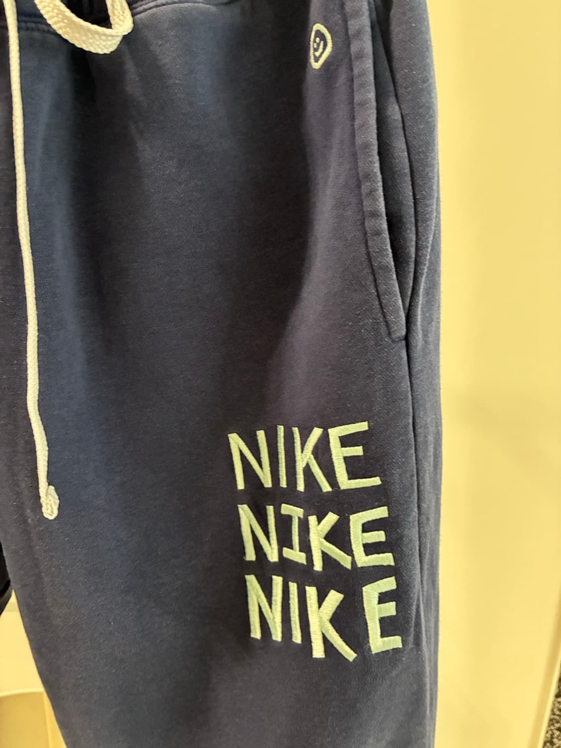 나이키 스마일로고  트레이닝바지 상품이미지7