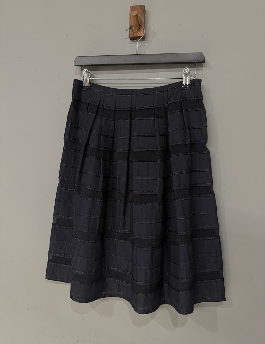 Glitter line detail midi skirt (착샷 O) 상품이미지2