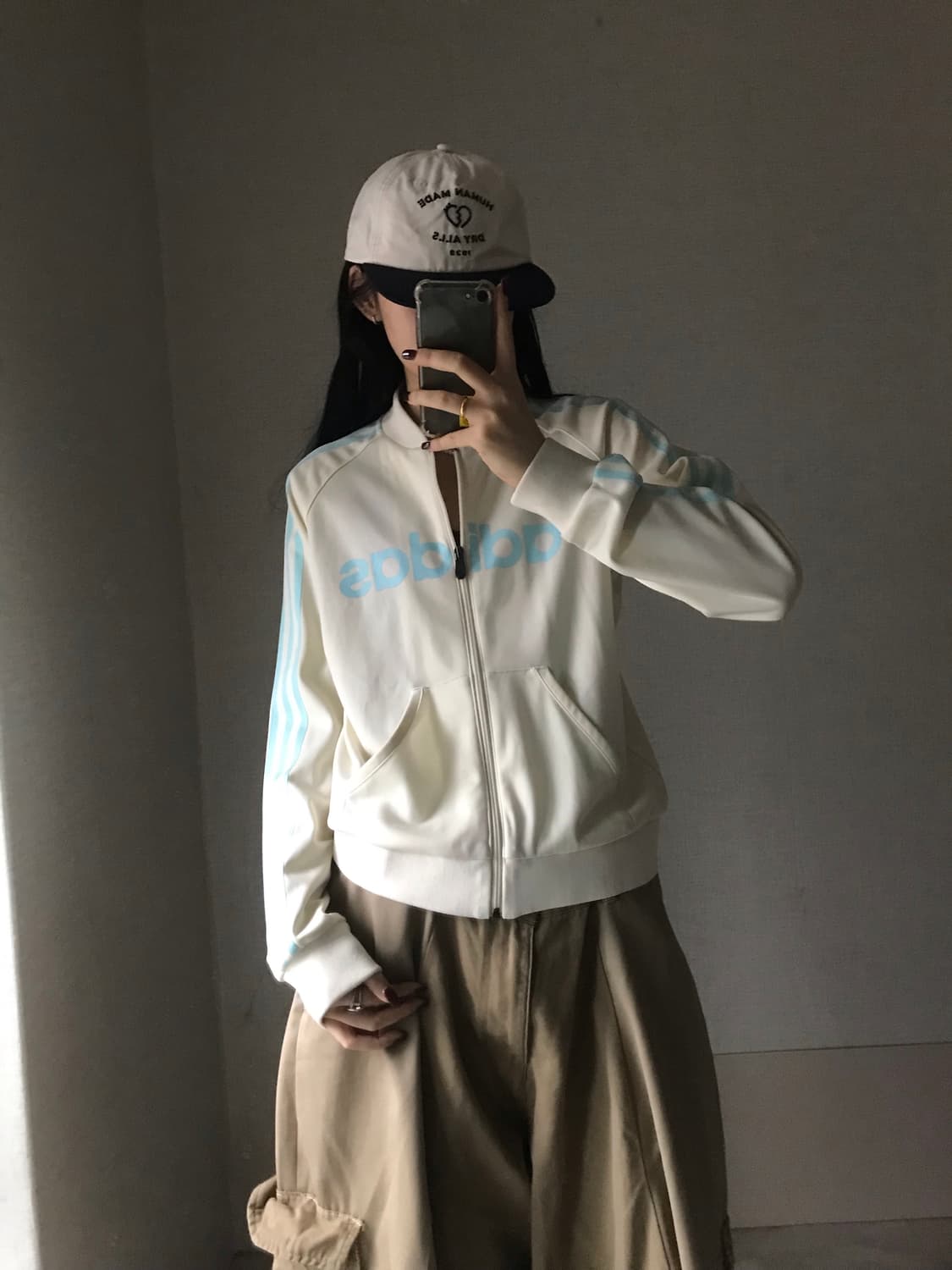 아디다스 크림 연하늘 빅로고 져지 상품이미지1