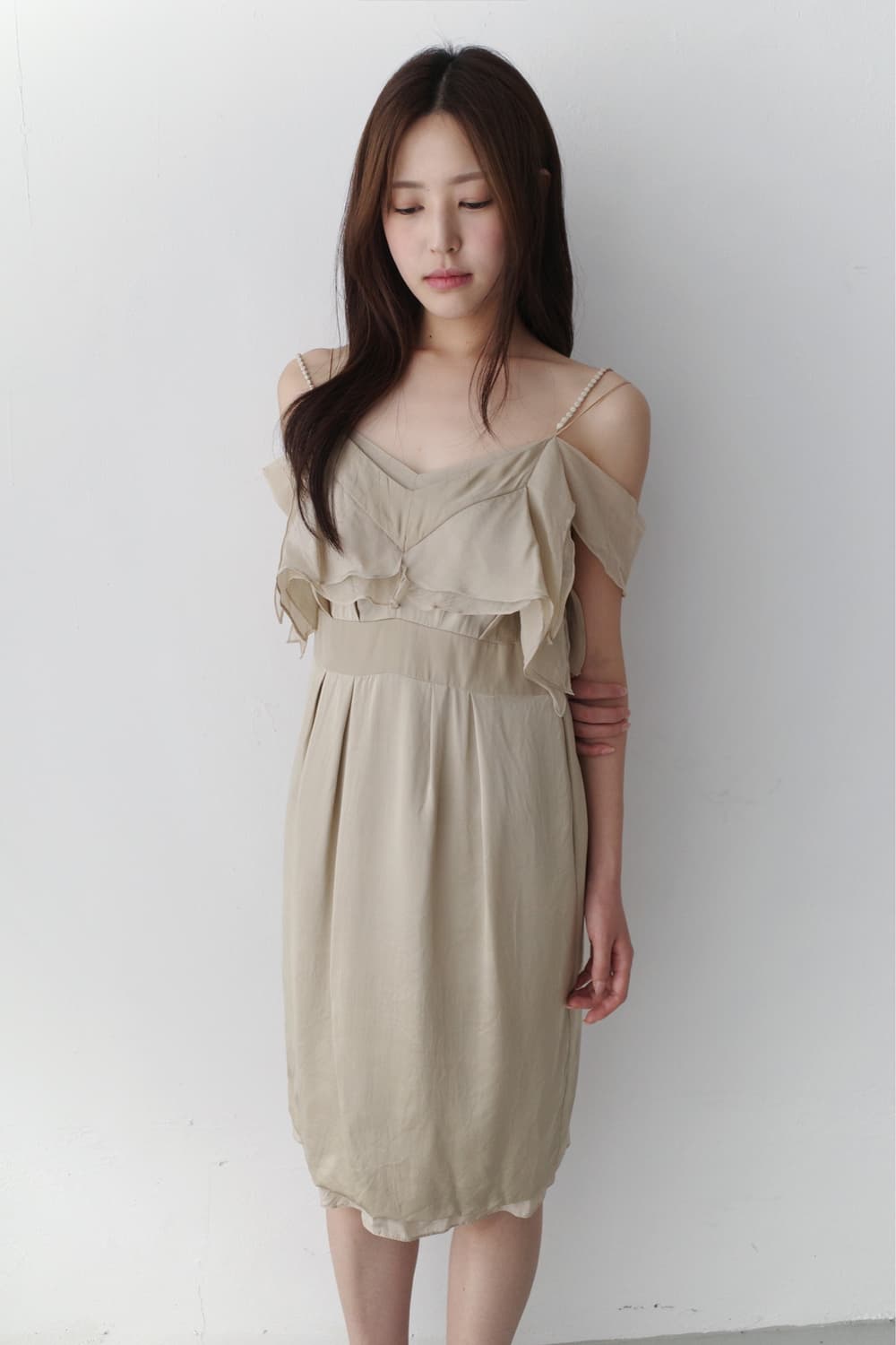 sha half off-shoulder dress 상품이미지4