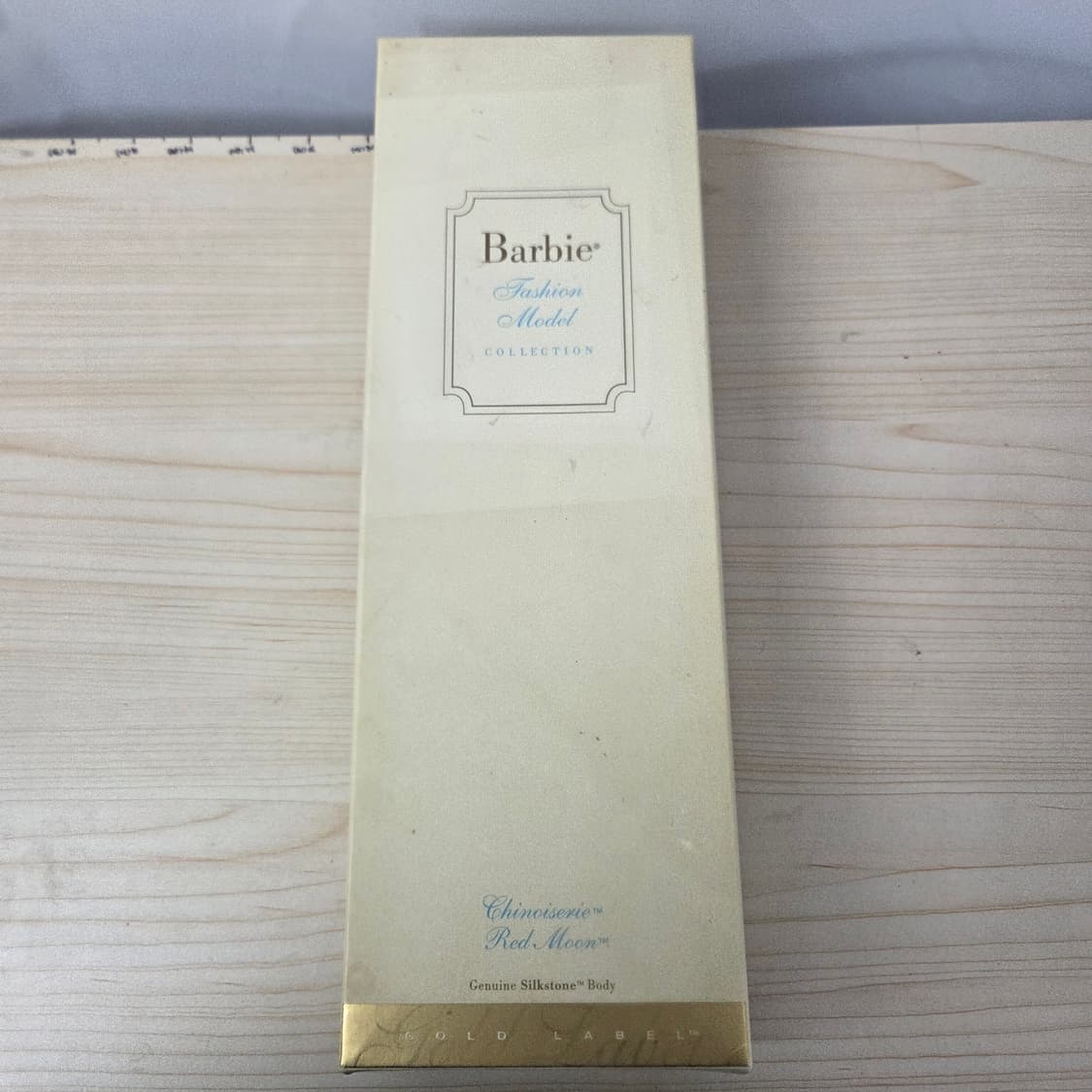 2004년 바비인형 골드라벨 한정판 시누아즈리 레드 문 실크스톤 바비 상품이미지5
