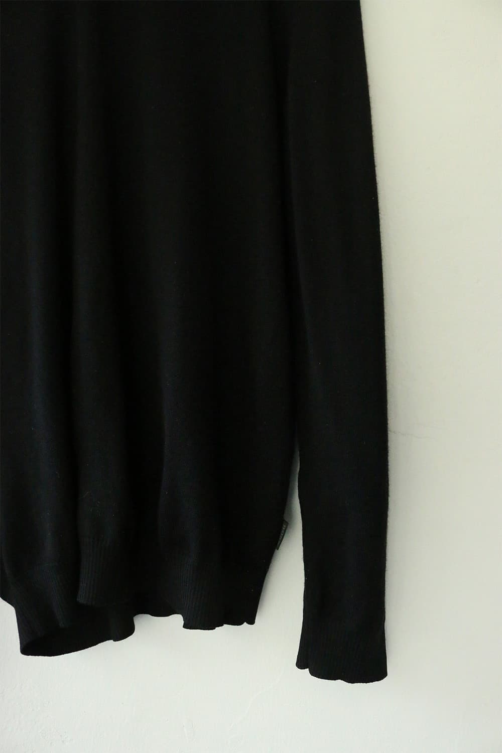 휴고보스 블랙 브이넥 롱슬리브 니트 상품이미지5