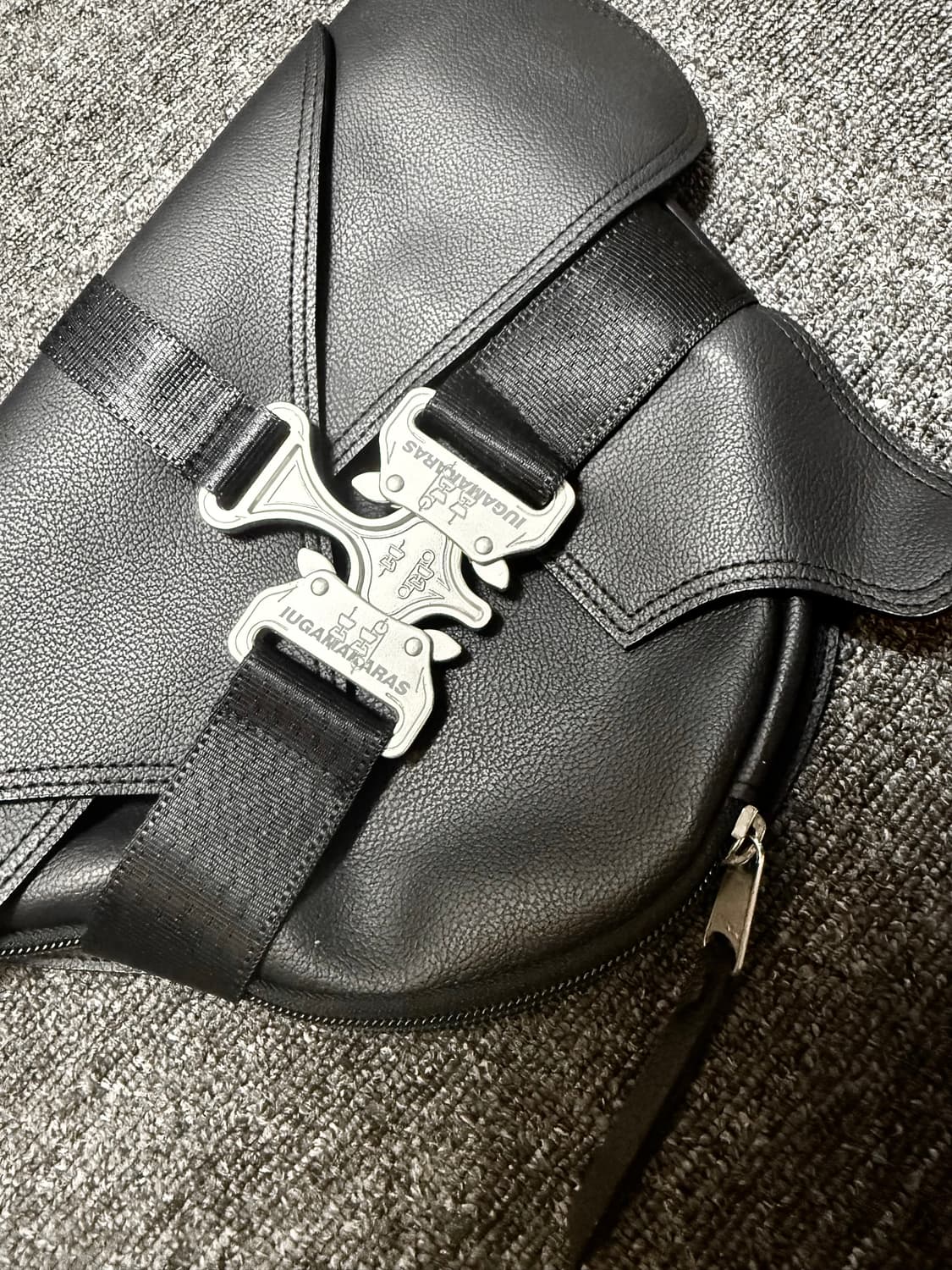 이우가마카라스 Triple Covered Crow Buckle Bag 상품이미지3