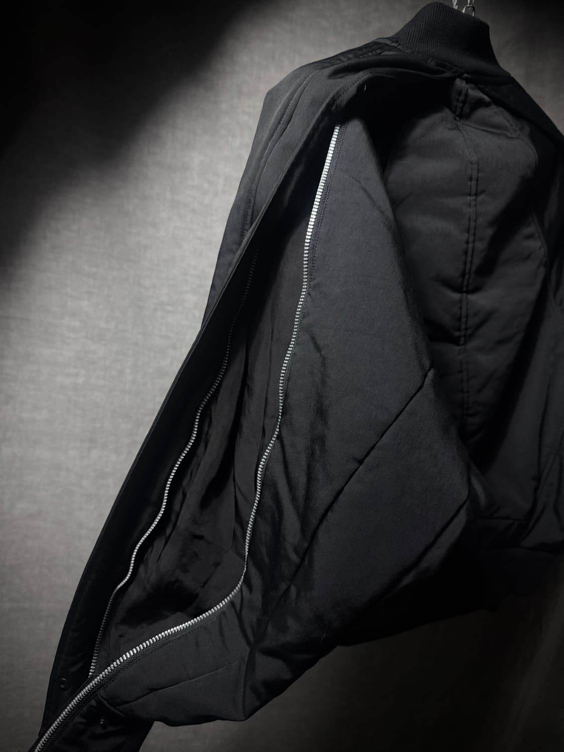 JULIUS 17FW NEUROMANTIKA Runway Bomber 상품이미지5