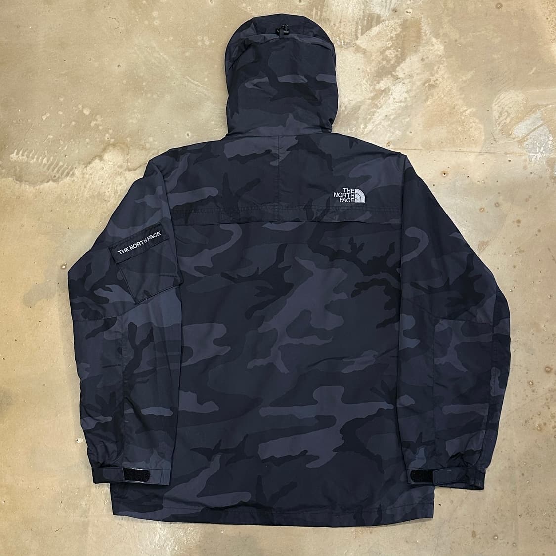 노스페이스 카모플라쥬 후드 바람막이 상품이미지3